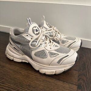 Axel Arigato Marathon Runner